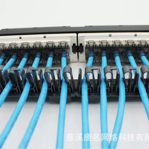高效组网新选择 详解新款Cat6 24口配线架及其理线卡扣槽设计